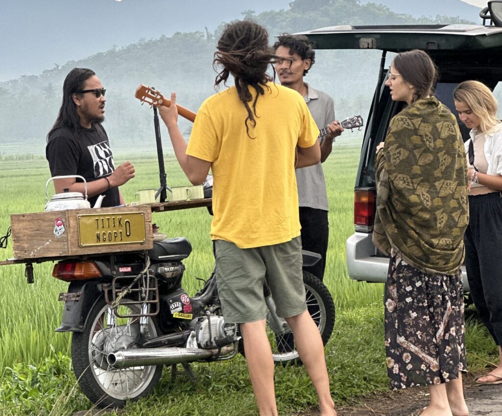 Elarissa Hilman, Menyulap Sawah Menjadi Ruang Temu