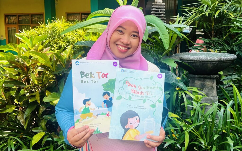 Fina Mulianastiti, Menulis untuk Menjaga Masa Kecil Tetap Hidup
