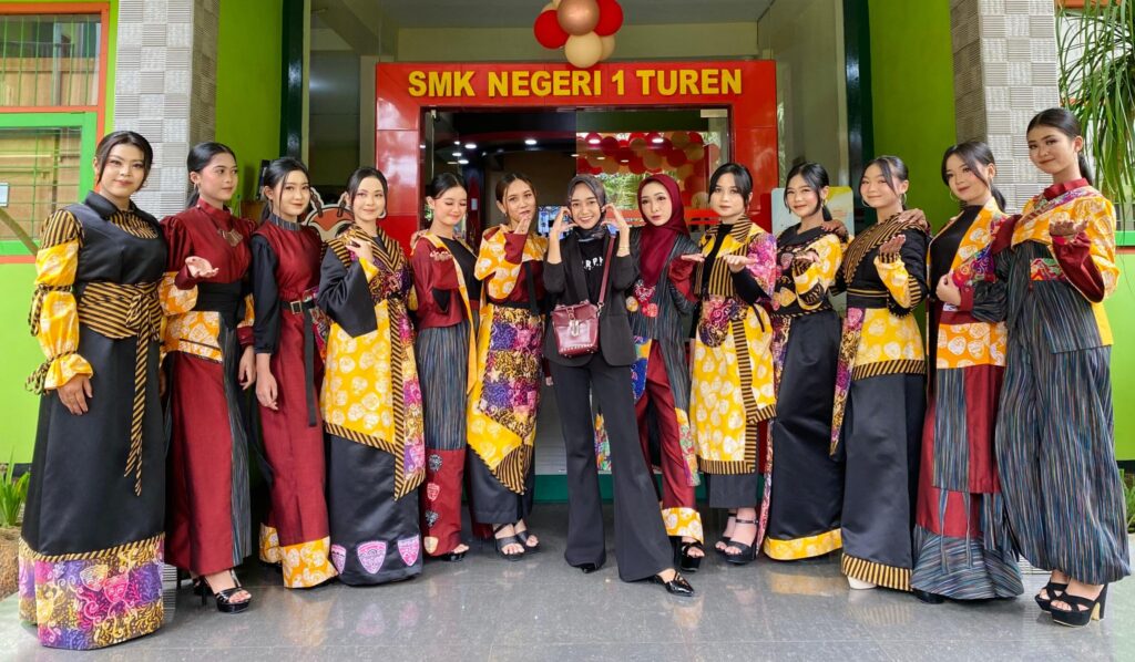 Vanessya Oscar, Menumbuhkan Percaya Diri Lewat Modeling