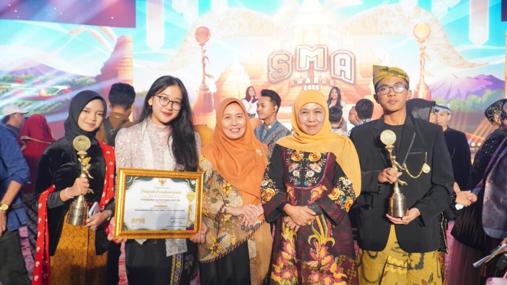 Tumbuh Bersama, SMAN 1 Lawang Raih Tiga Penghargaan di Ajang Provinsi