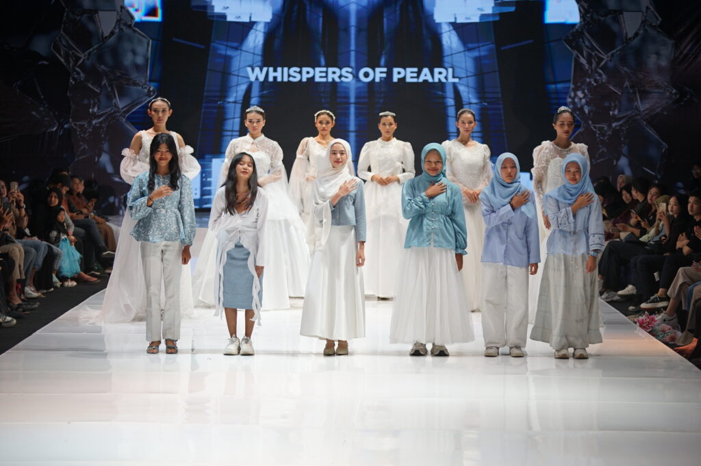 87 Karya Siswa SMKN 3 Malang Warnai Malang Fashion Week 2025