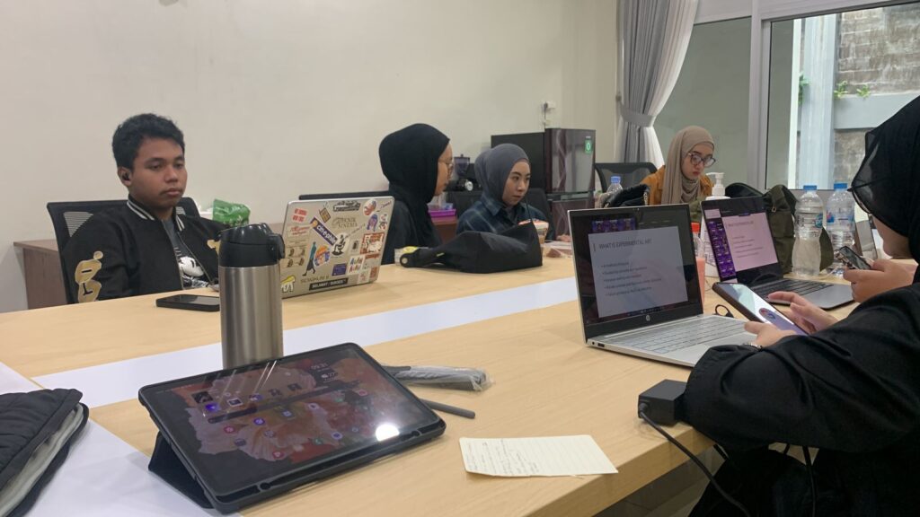 FIB UB Perkuat Diplomasi Akademik, Gelar Public Lecture Seni Eksperimental bersama Universiti Malaya