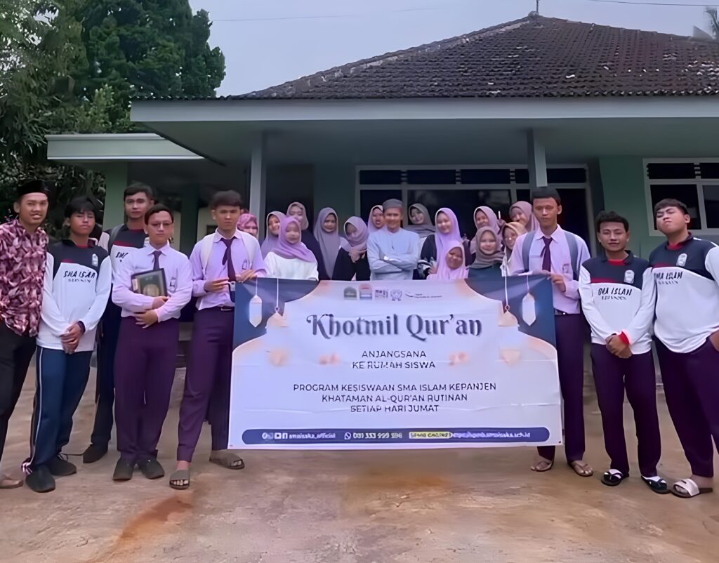 Menjemput Berkah dari Rumah ke Rumah: Tradisi Ajangsana Khotmil Quran SMA Islam Kepanjen