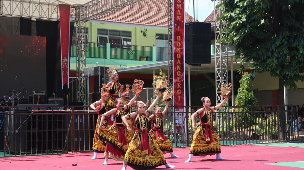 Usia 39, SMAN 1 Gondanglegi Menautkan Sportivitas dan Kreativitas