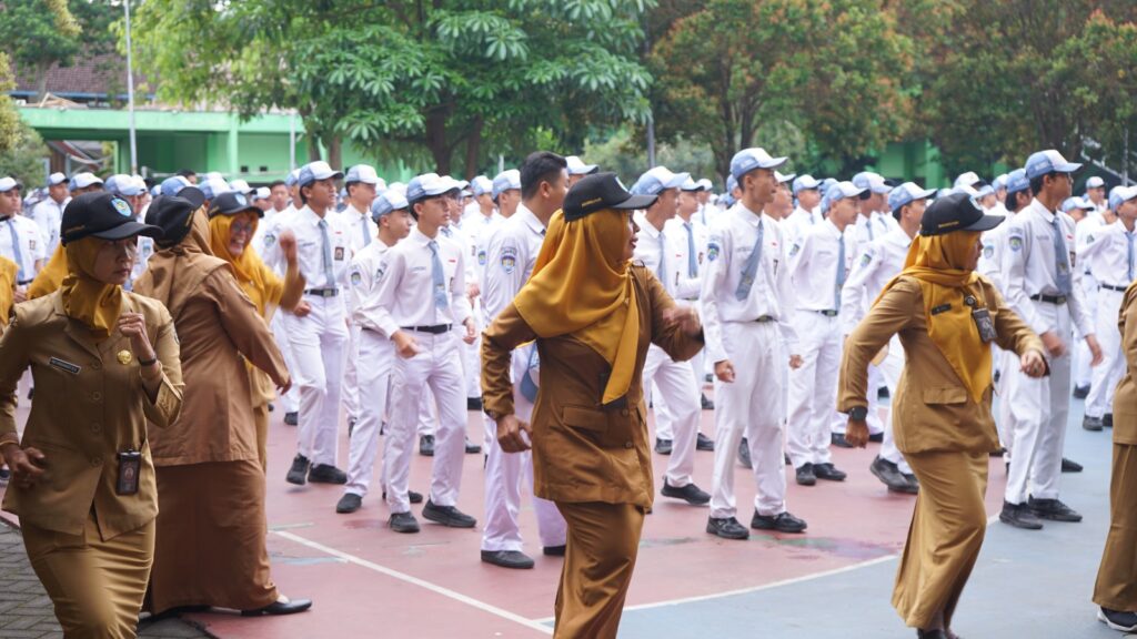 Hari Pertama Sekolah, SMAN 1 Bululawang Bangun Kesiapan Siswa
