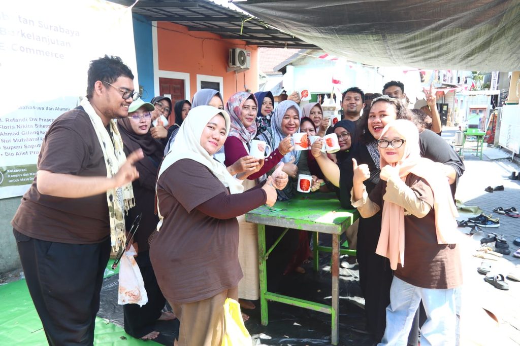 Merajut Peluang Ekonomi dari Ecoprint, Ikhtiar UNESA Bersama Warga Babatan